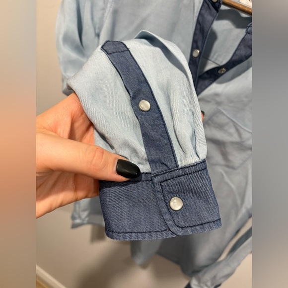 🌟Vince. 🌟 Blue quarter Button down Blouse - Small - Picture 2 of 7